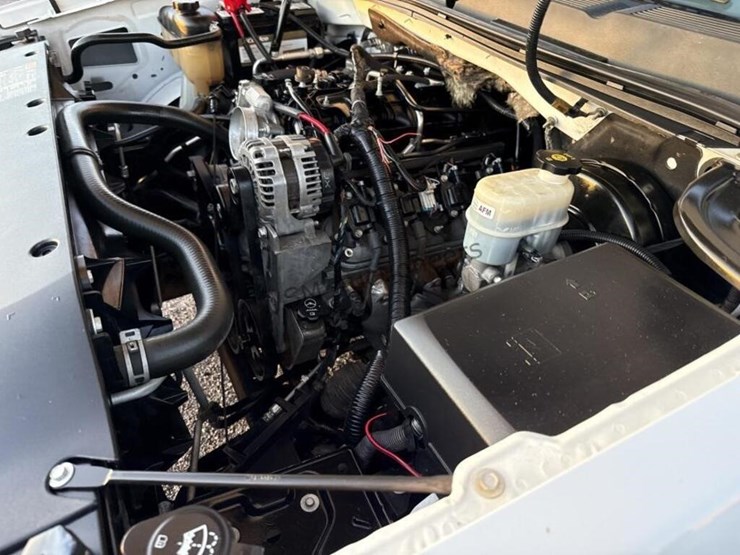 2013-chevrolet-silverado-1500-image-13