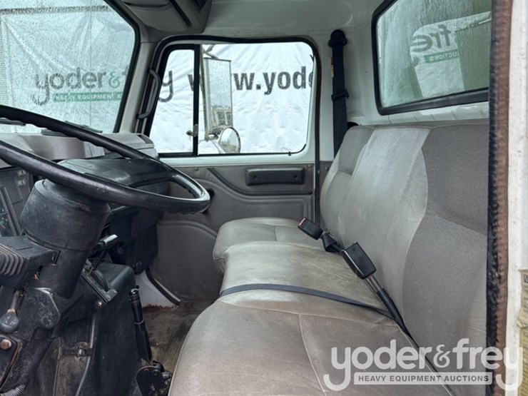 international-4700-image-21