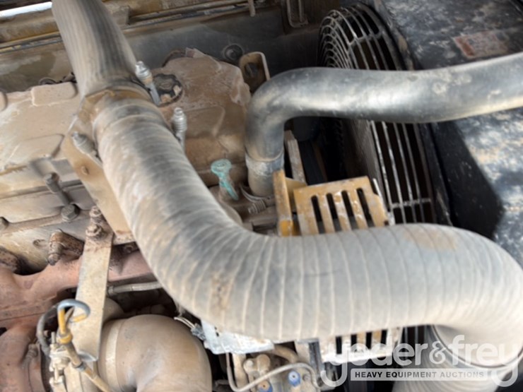 2005-caterpillar-330-image-33