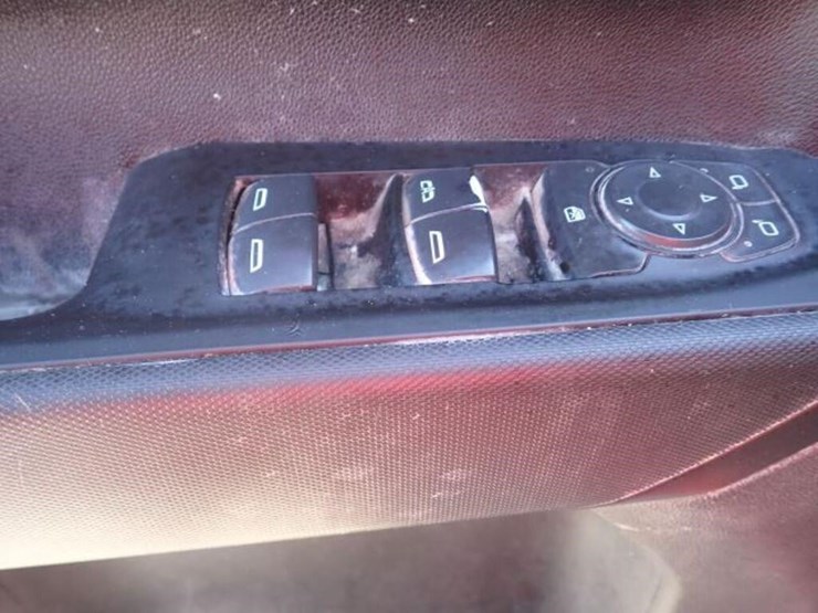 2022-chevrolet-2500hd-image-21