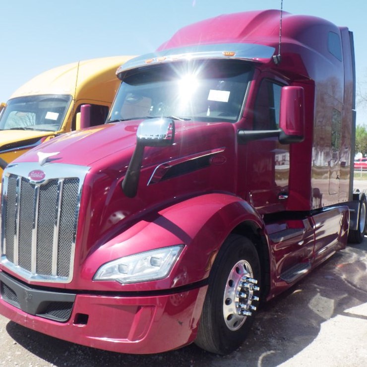 2023 PETERBILT 579