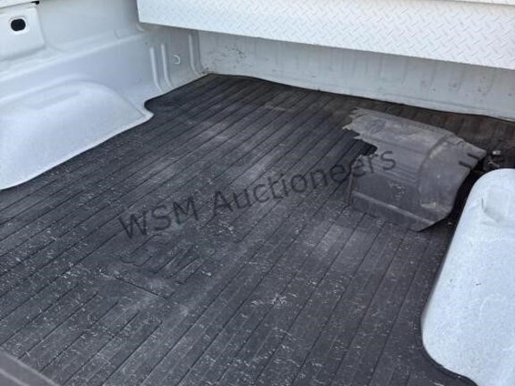 2013-chevrolet-silverado-1500-image-11