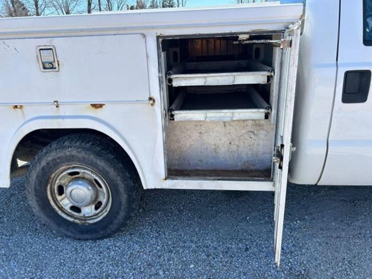 2010-ford-f250-xl-image-42