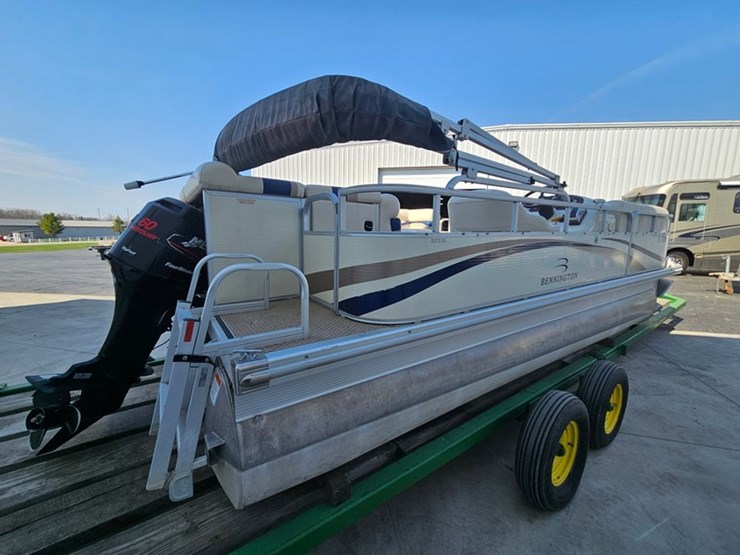 #21-•-bennington-2075rl-20'-pontoon-boat-image-5