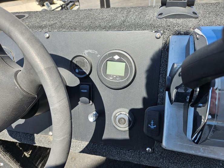 #22-•-clark-19'-flat-bottom-fishing-boat-image-31