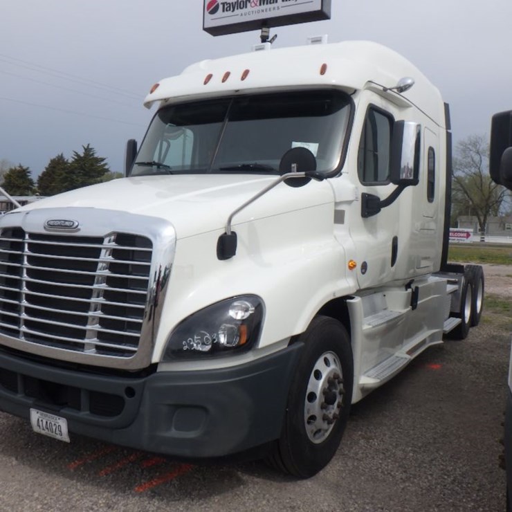 2019 FREIGHTLINER CASCADIA 125