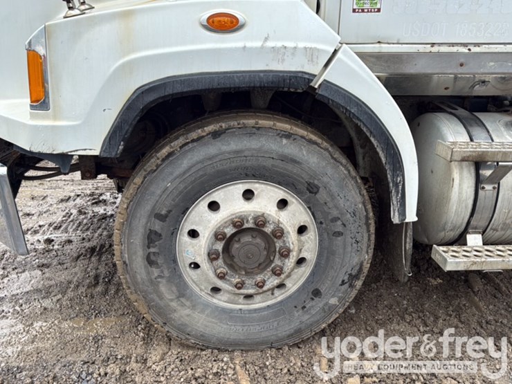 2015-western-star-4700sb-image-12