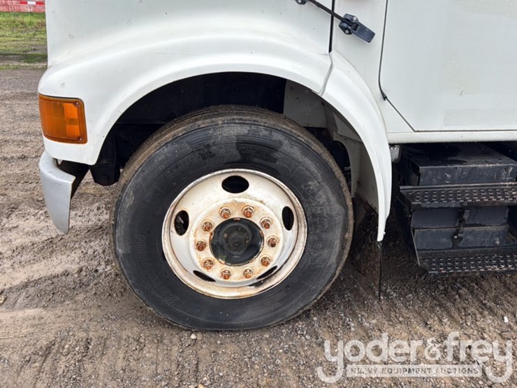 international-4700-image-10