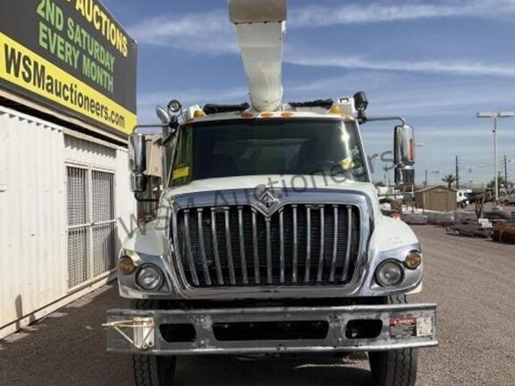 2008-international-7400-image-3