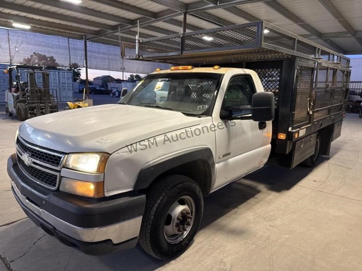 2006-chevrolet-silverado-3500-image-4