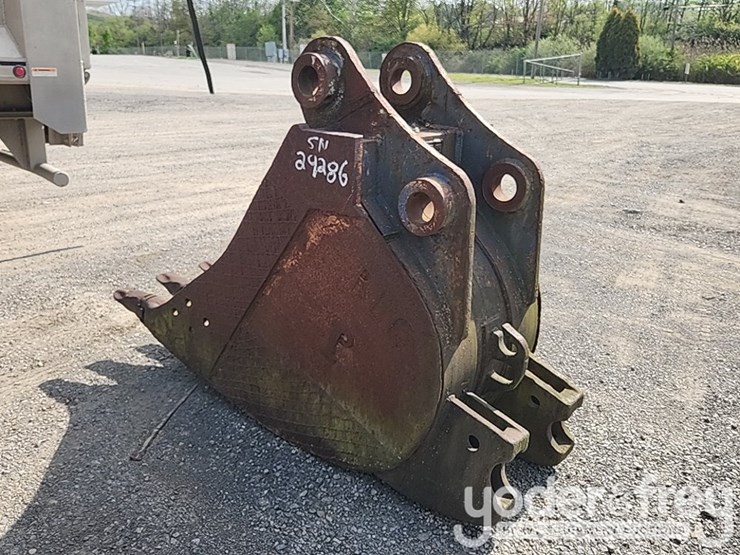 pemberton-30"-bucket-to-suit-komatsu-pc30,-3-1/2"-pin-image-4