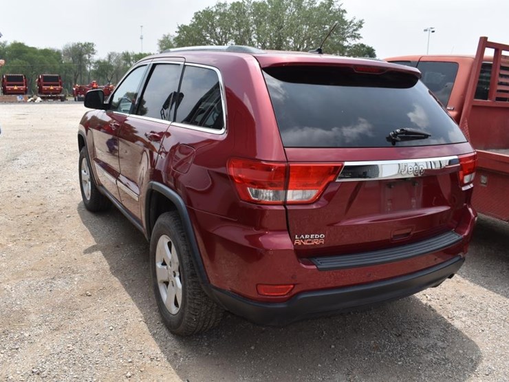 2012-jeep-grand-cherokee-image-4