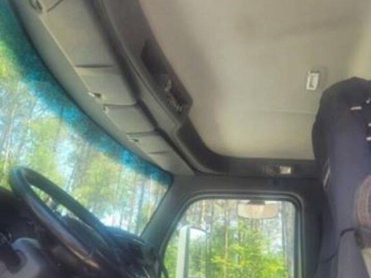 2014-peterbilt-567-image-6