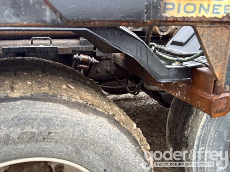 2015-western-star-4700sb-image-9