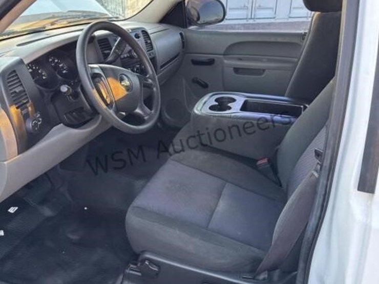 2013-chevrolet-silverado-1500-image-27