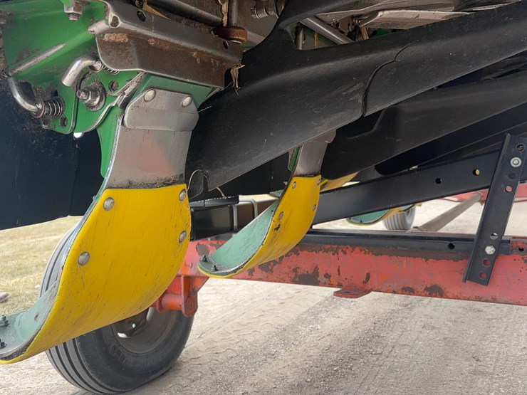 2022-john-deere-c12r-image-13