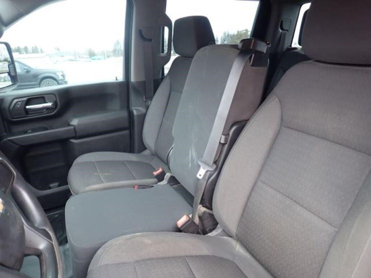 2022-chevrolet-2500hd-image-22