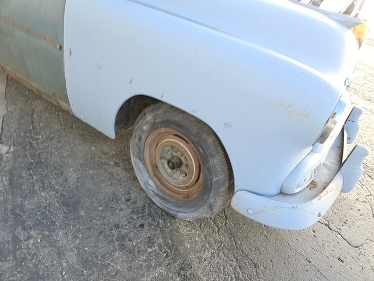 #33-•-1952-chevrolet-styleline-deluxe-sedan-image-39