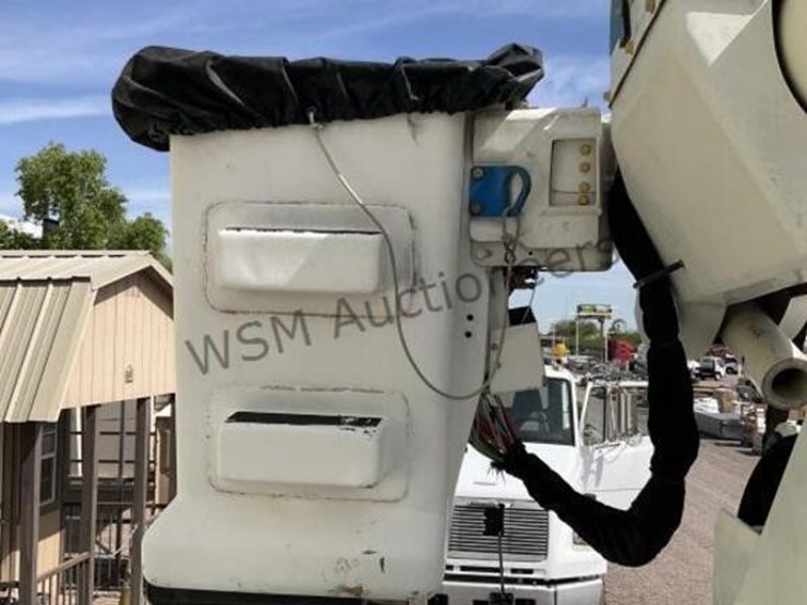 2008-international-7400-image-13