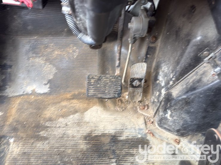 international-4700-image-27