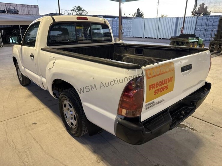 2012-toyota-tacoma-image-8