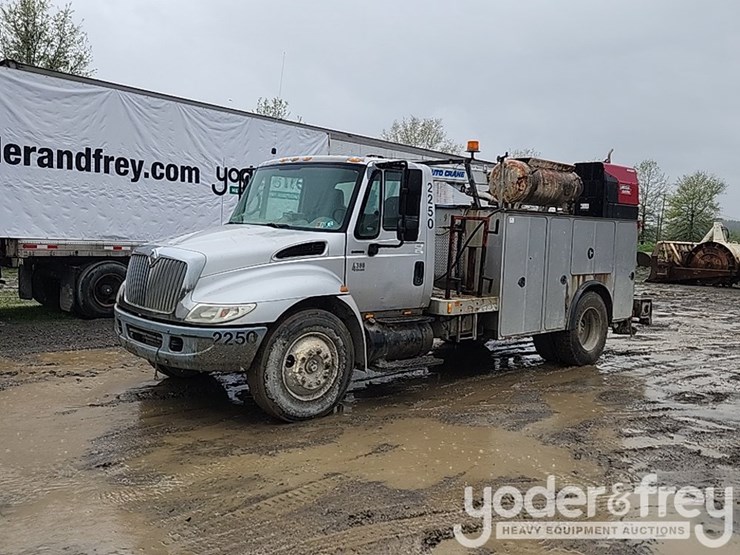 2005-international-durastar-4300-image-1