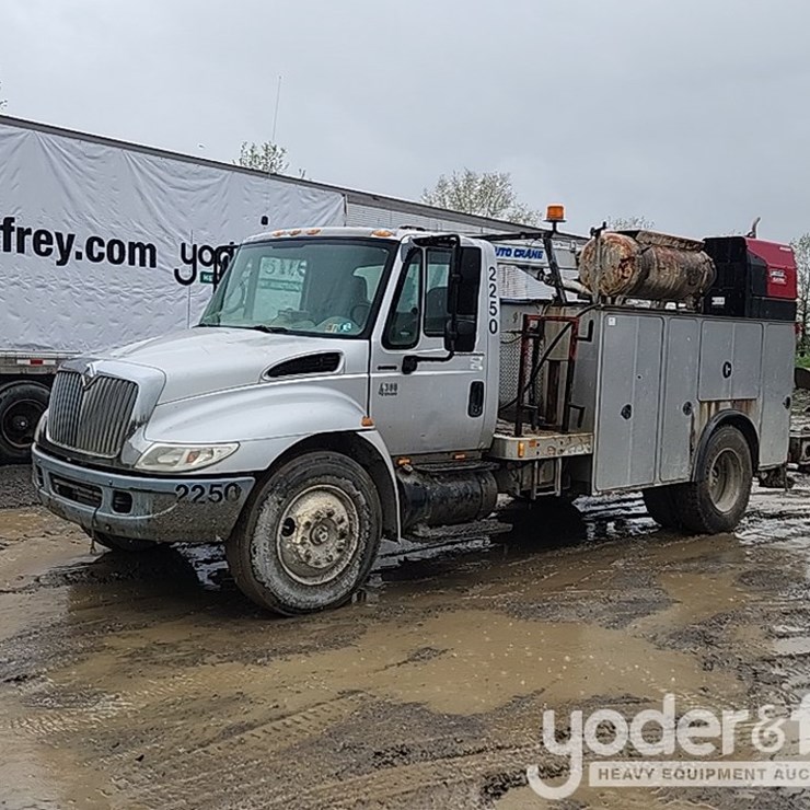 2005 INTERNATIONAL DURASTAR 4300