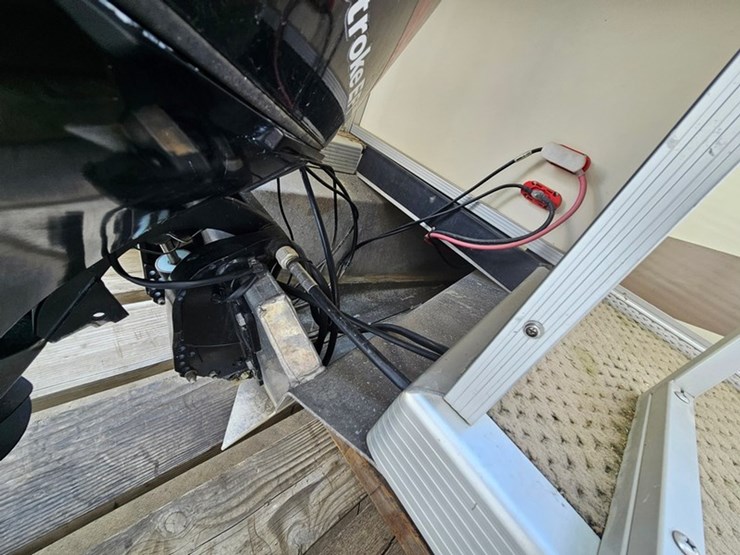 #21-•-bennington-2075rl-20'-pontoon-boat-image-35