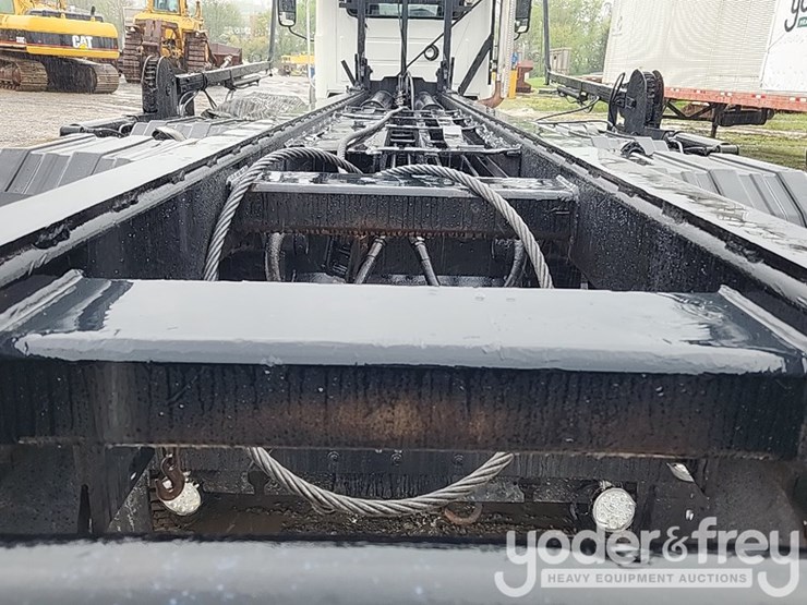 2010-mack-gu713-image-19