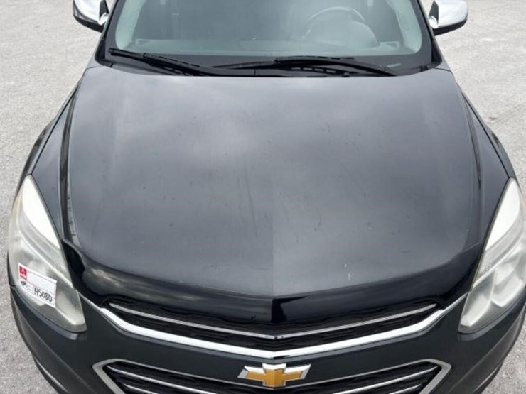 2017-chevrolet-equinox-image-68