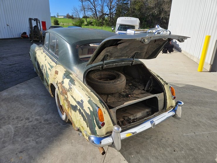 #35-•-rolls-royce-silver-cloud-sedan-image-19