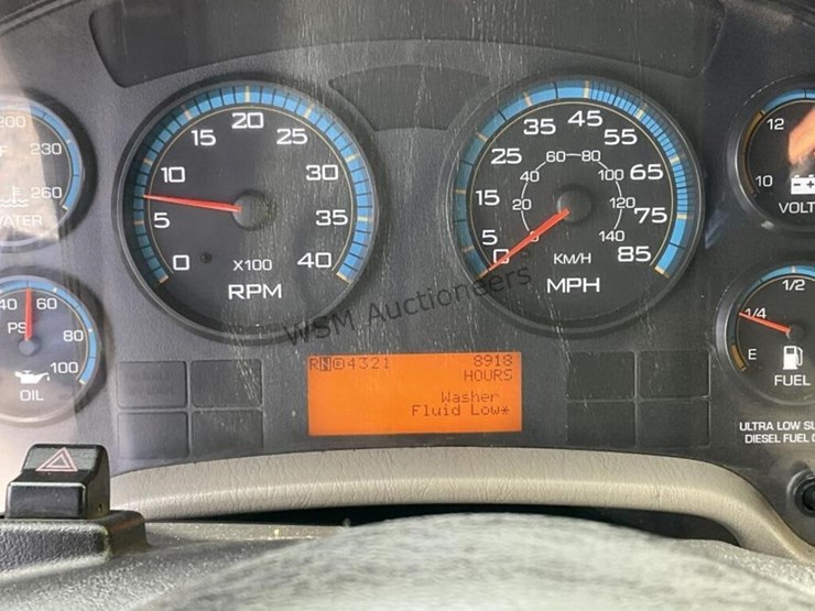 2008-international-7400-image-23