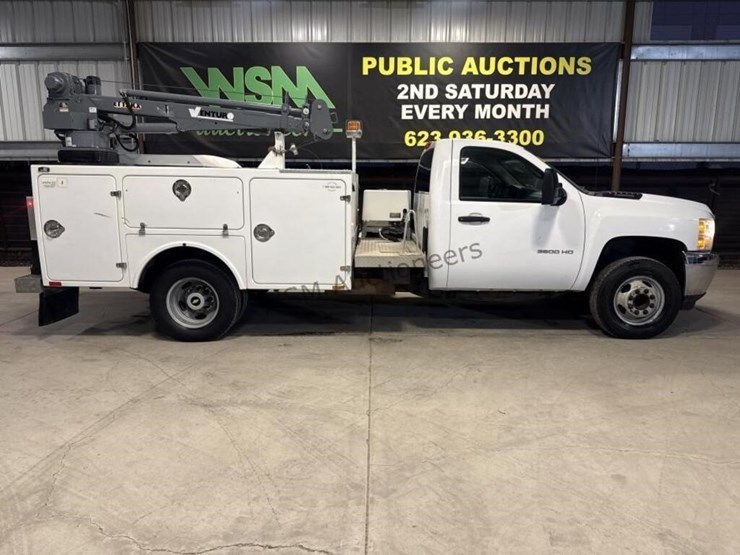 2012-chevrolet-silverado-3500-image-1