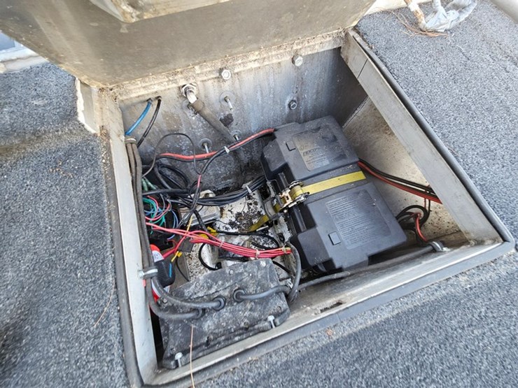 #22-•-clark-19'-flat-bottom-fishing-boat-image-24