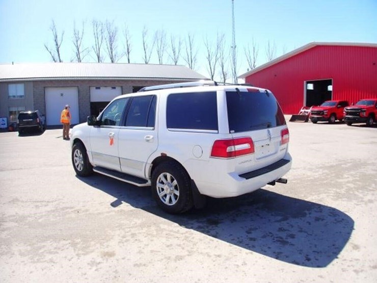 2009-lincoln-navigator-image-7