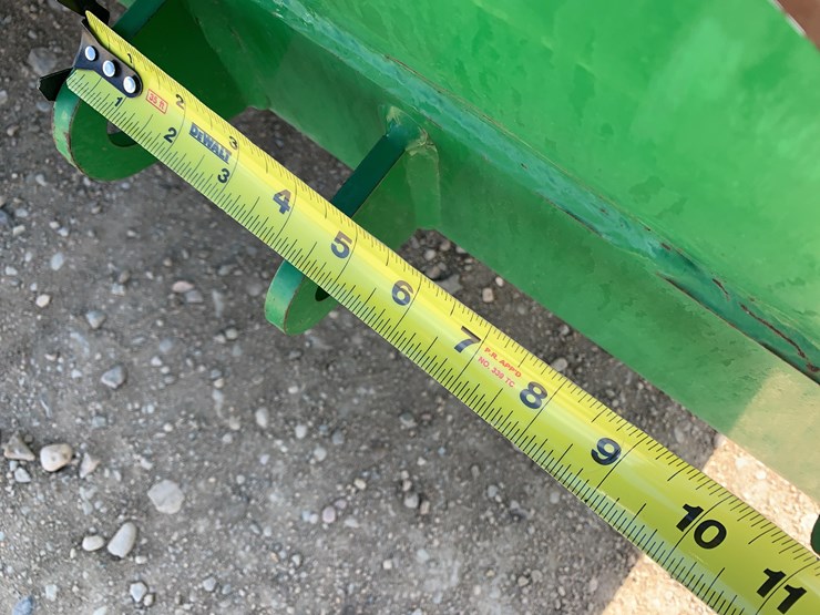 john-deere-7-ft.-bucket-image-13