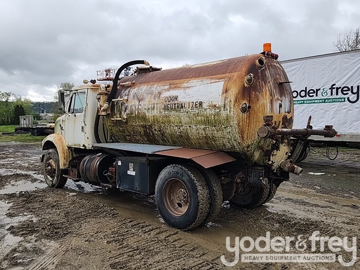 1989-international-7100-image-3