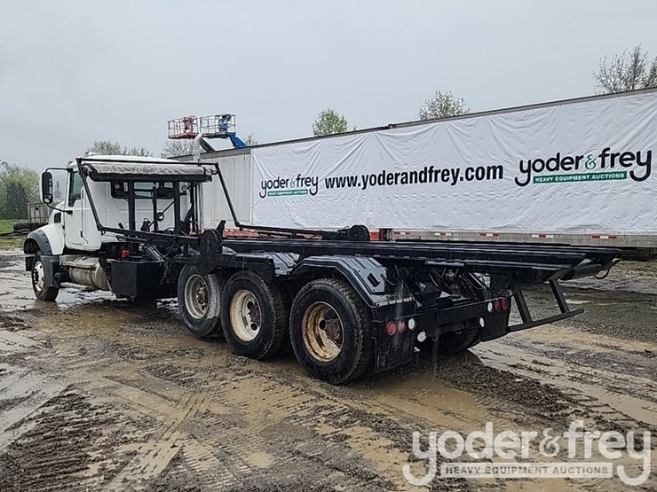 2010-mack-gu713-image-3