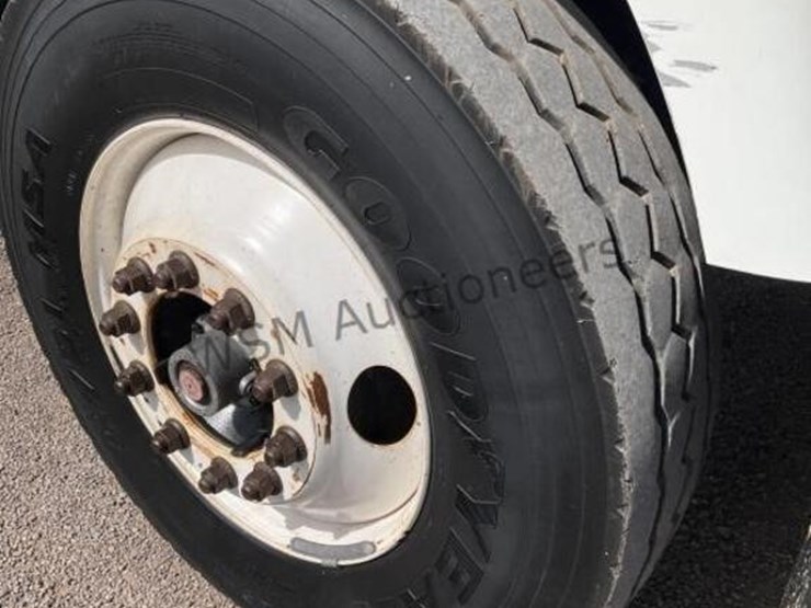 2008-international-7400-image-9