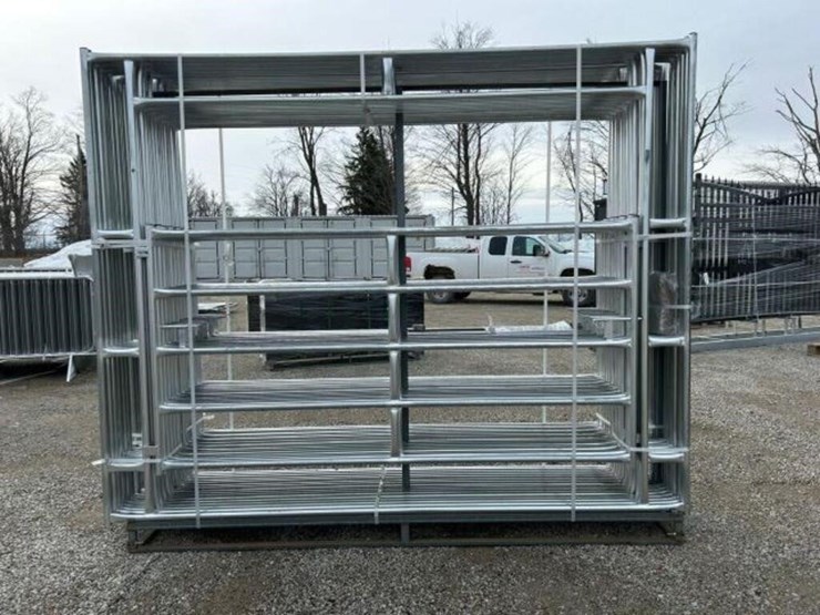 qty-of-(14)-10-ft-powder-coated-corral-panels-gate-image-3