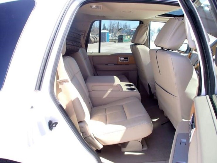 2009-lincoln-navigator-image-34