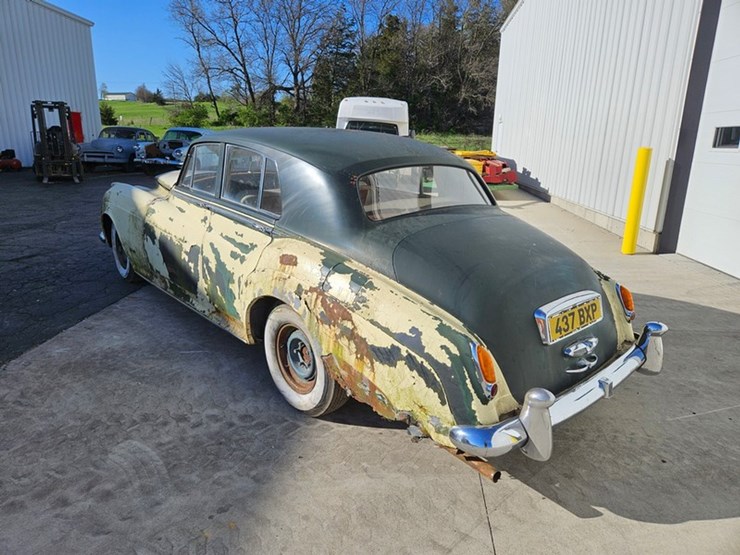 #35-•-rolls-royce-silver-cloud-sedan-image-3