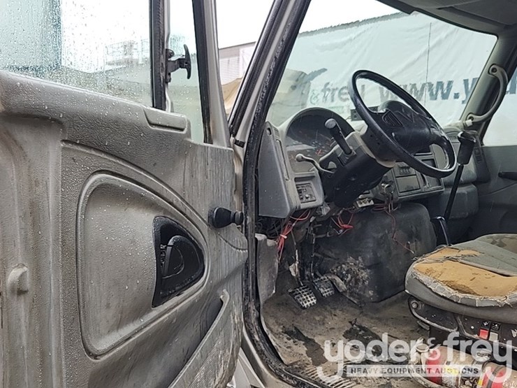 2005-international-durastar-4300-image-20