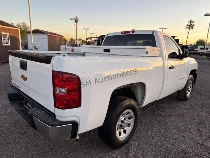 2013-chevrolet-silverado-1500-image-8