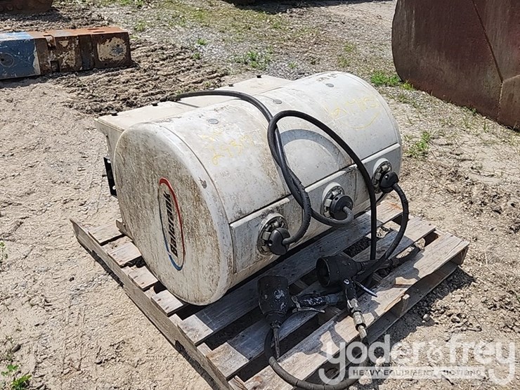 belcrank-3-hose-reel-w/-oil-and-grease-guns-image-2