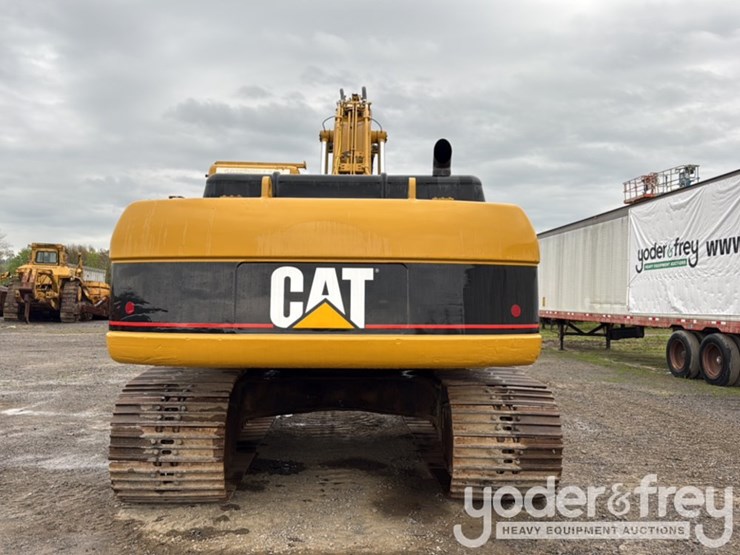 2005-caterpillar-330-image-26