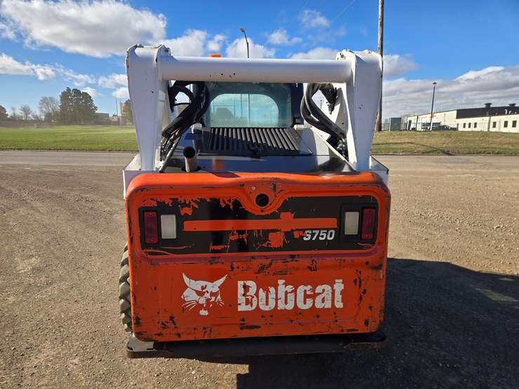2013-bobcat-s750-image-4