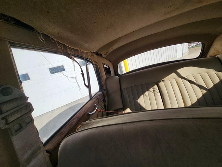 #35-•-rolls-royce-silver-cloud-sedan-image-36