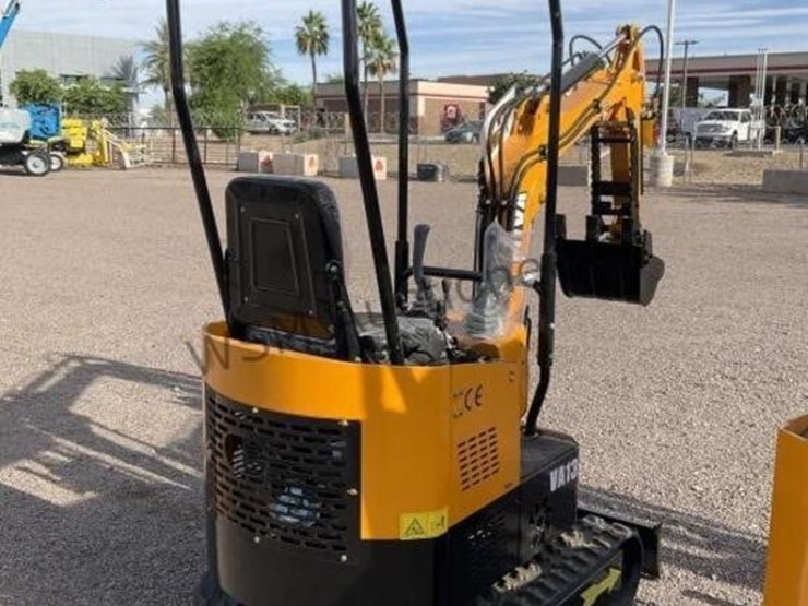 2026-miva-13-mini-excavator-image-4