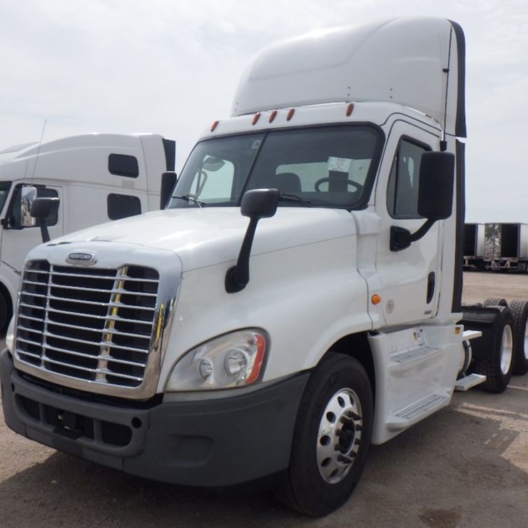 2017 FREIGHTLINER CASCADIA 125